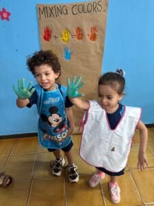 Nas aulas de inglês, o conhecimento ganhou formas, cores e muita criatividade.